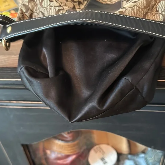 ๐๐ป๐๐คCoach Brown and tan mini Bag with Signature - Picture 13 of 15